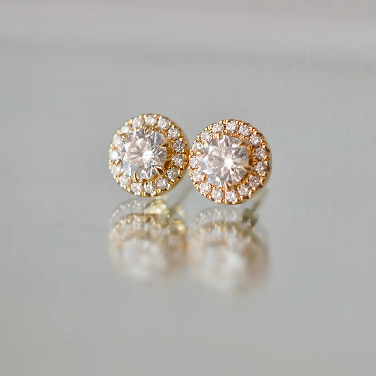 Boucles d'oreilles Elise - Diamant de laboratoire - Rond 0,5 carat (2 X) - Halo modulable - Or jaune 18K Diamelys