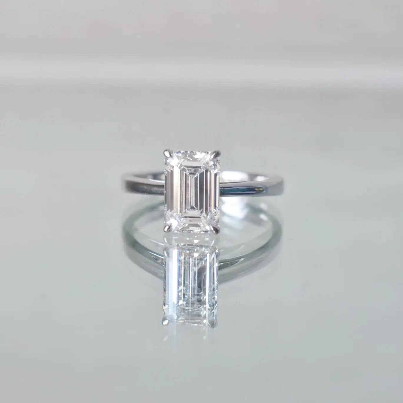 Bague de fiançailles Lune ll - Diamant de laboratoire - 2,1 carats - Émeraude -Or blanc 18K - taille 52 diamelys