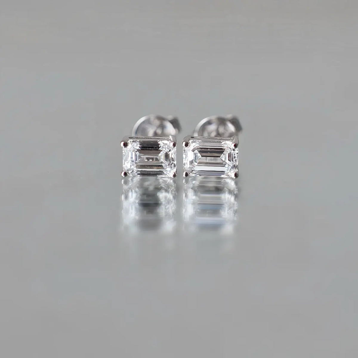 Boucles d'oreiller Lune I - Diamant de laboratoire - 0,52 carat (2 X) - Émeraude -Or blanc 18K diamelys