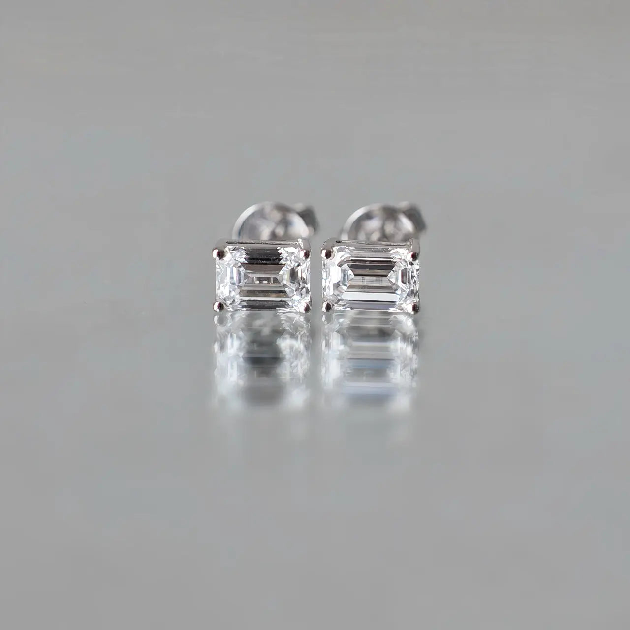 Boucles d'oreiller Lune I - Diamant de laboratoire - 0,52 carat (2 X) - Émeraude -Or blanc 18K diamelys