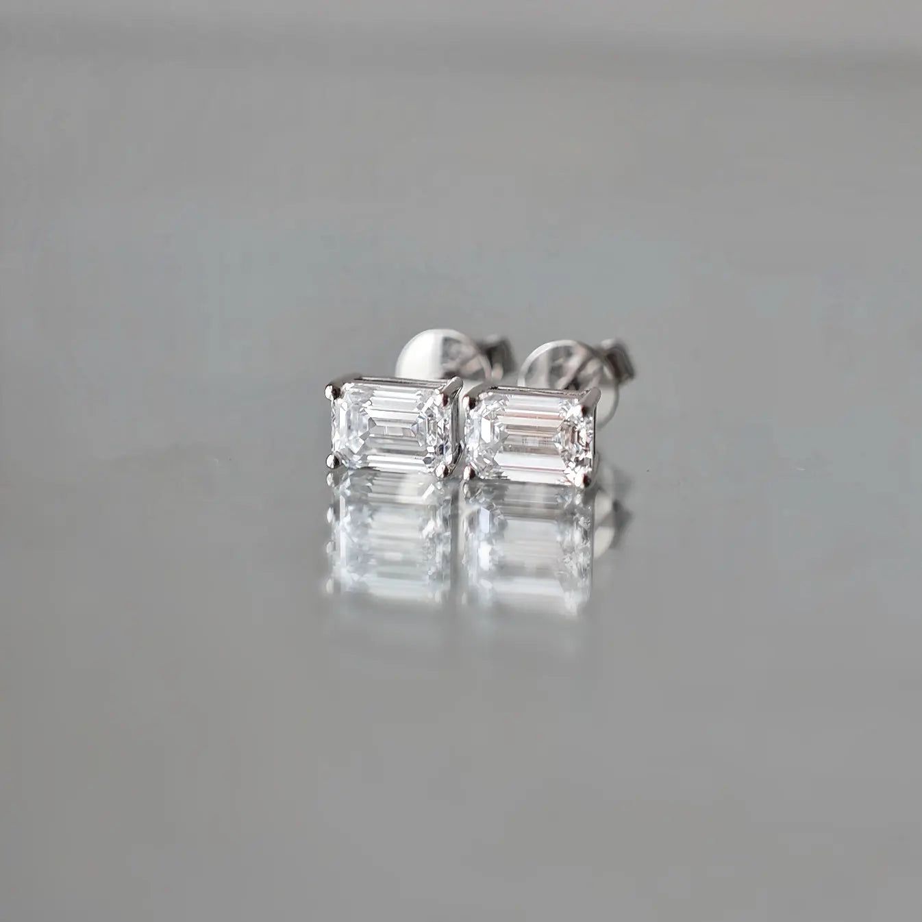 Boucles d'oreiller Lune I - Diamant de laboratoire - 0,52 carat (2 X) - Émeraude -Or blanc 18K diamelys