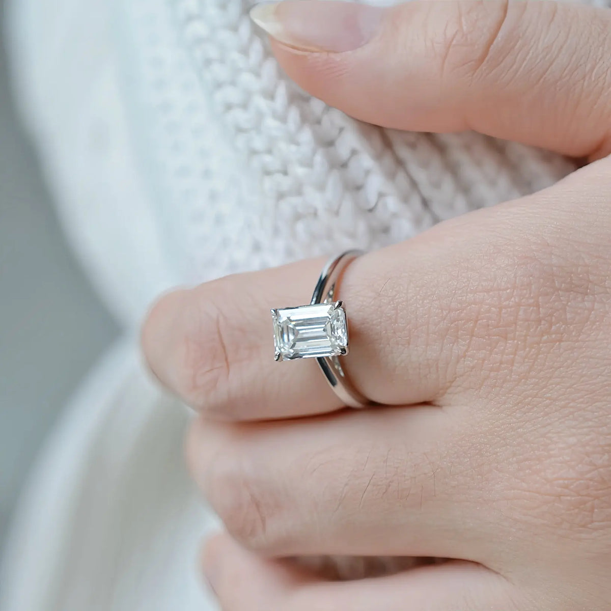 Bague de fiançailles Lune ll - Diamant de laboratoire - 2,1 carats - Émeraude -Or blanc 18K - taille 52 diamelys