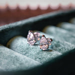 Boucles d’oreilles Nova – Or blanc 18 carats – Poire 0,51 carat (2 X) diamelys