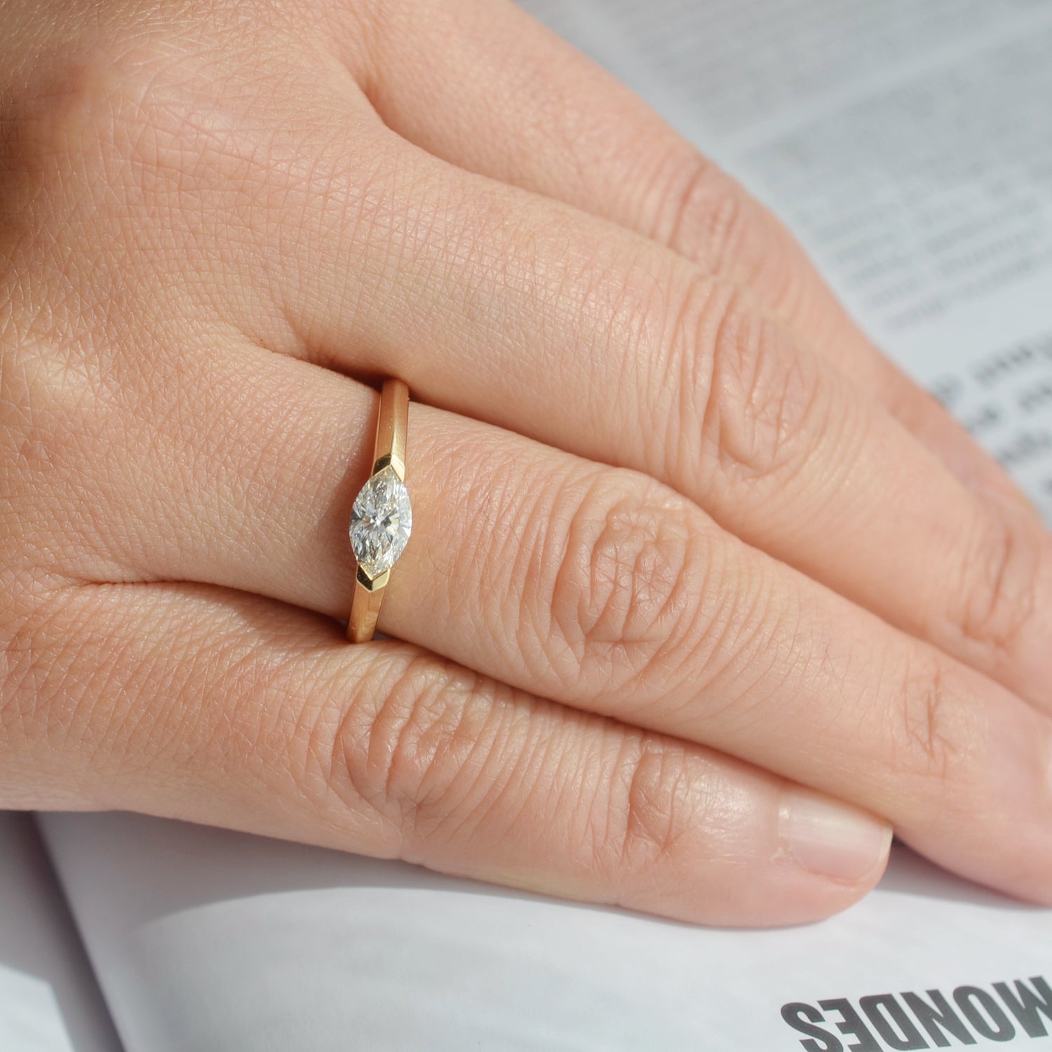 Bague solitaire Oria - Diamants de laboratoire - Or jaune 14 carats -Marquise 0.51 carats - taille 52