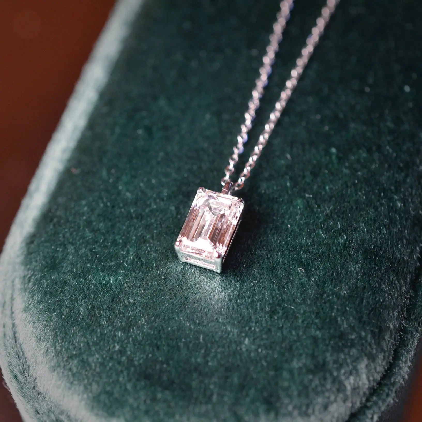 Collier Lune ll – Diamant de laboratoire - 2,1 carats - Émeraude - Or blanc 18K diamelys