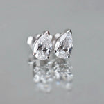 Boucles d’oreilles Nova – Or blanc 18 carats – Poire 0,51 carat (2 X) diamelys