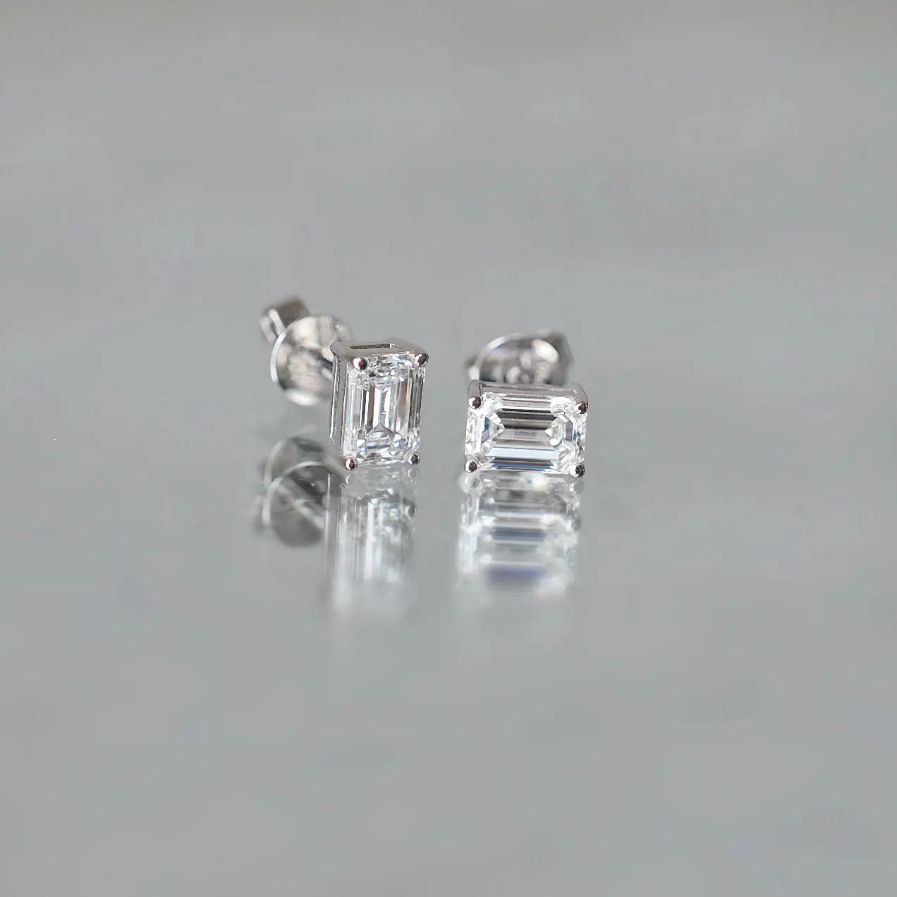 Boucles d'oreiller Lune I - Diamant de laboratoire - 0,52 carat (2 X) - Émeraude -Or blanc 18K diamelys